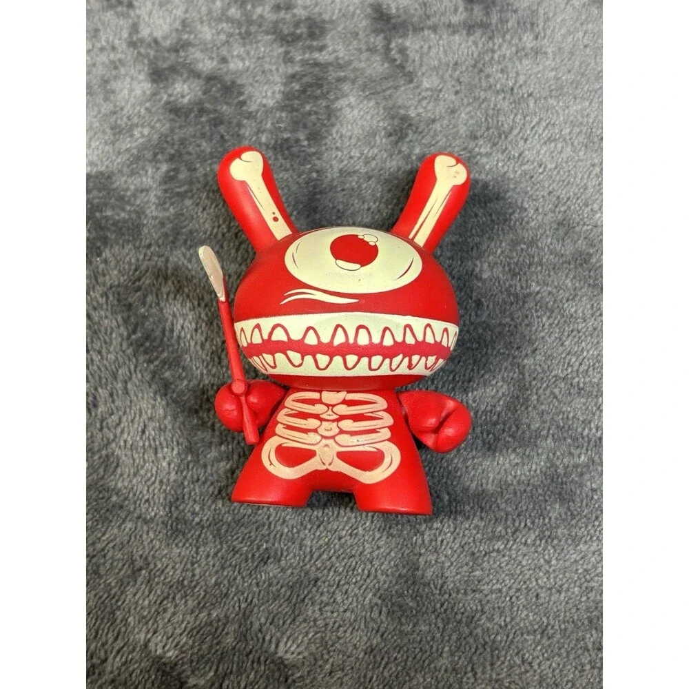 Kidrobot Dunny 3 Inch UK Ye Olde English 2009 Mimic Red Chase